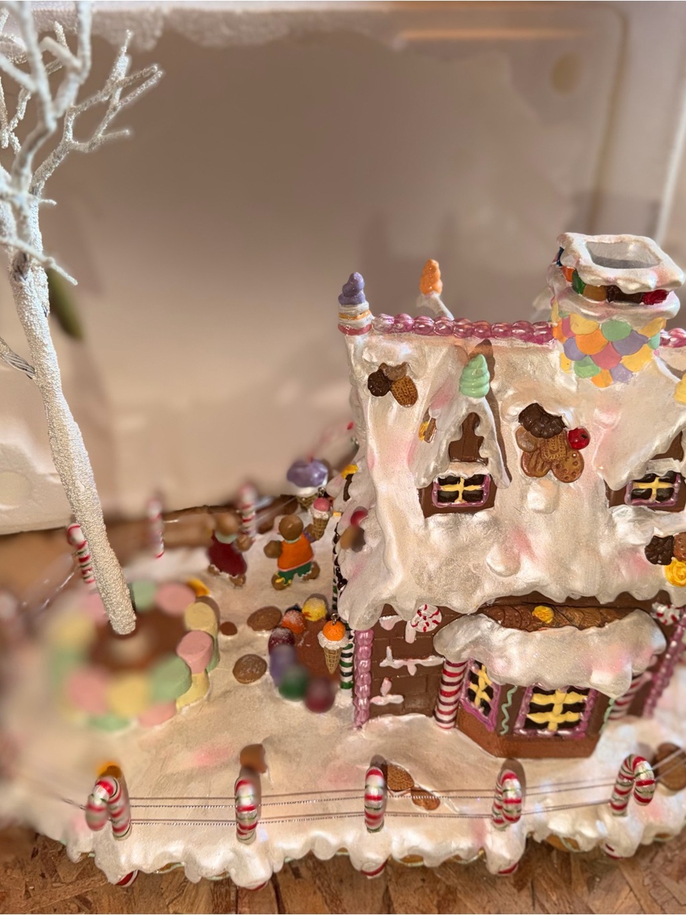 Costco Pastel GINGERBREAD HOUSE W/ CANDY ORNAMENTS TREE Lighted Christmas Decor - Picture 6 of 14
